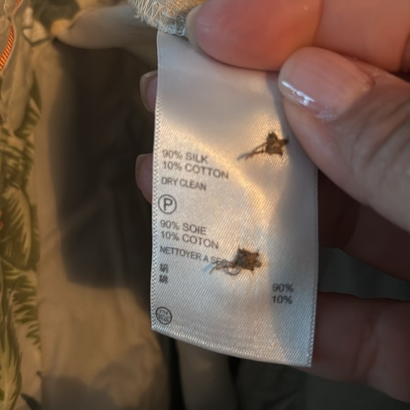 Tommy Bahama Silk Men's Light Tan pleated Front Shorts - Picture 3 of 3